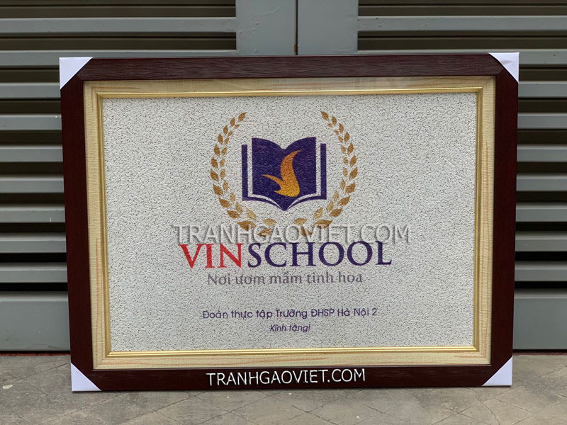 M&atilde;u tranh logo qu&agrave; tặng nh&agrave; trường