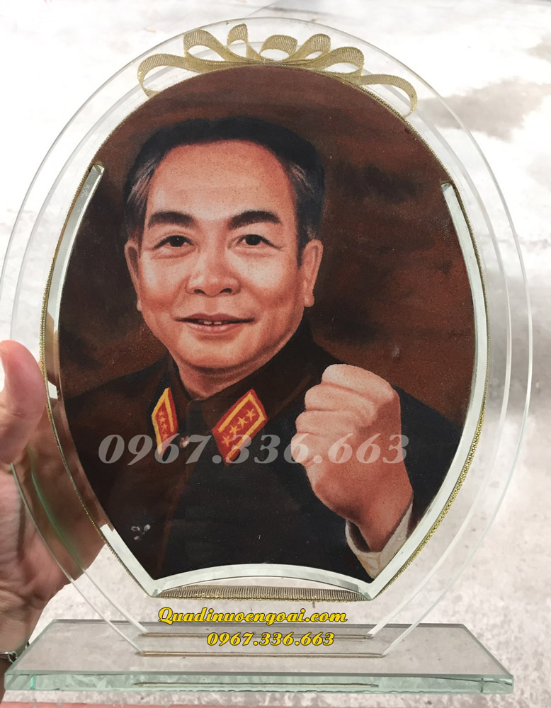 tranh ch&acirc;n dung b&aacute;c gi&aacute;p