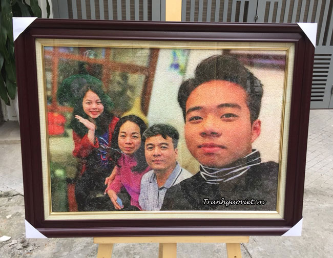 Tranh gạo m&agrave;u ch&acirc;n dung gia đ&igrave;nh