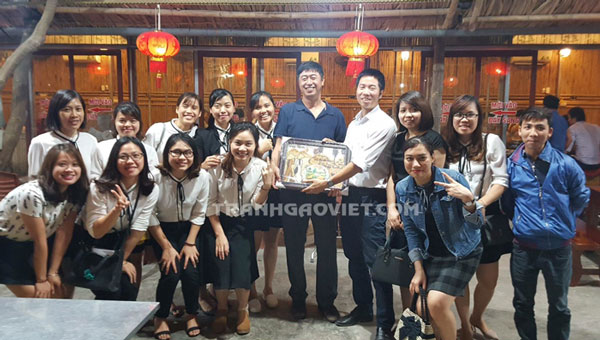 Quà tặng người nước ngoài