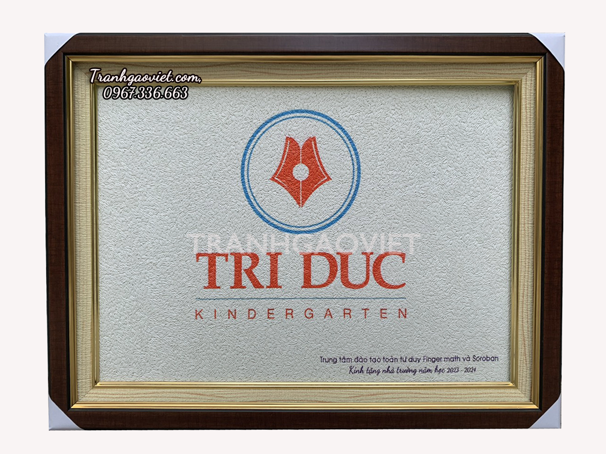 Tranh gạo logo qu&agrave; tặng nh&agrave; trường &yacute; nghĩa.