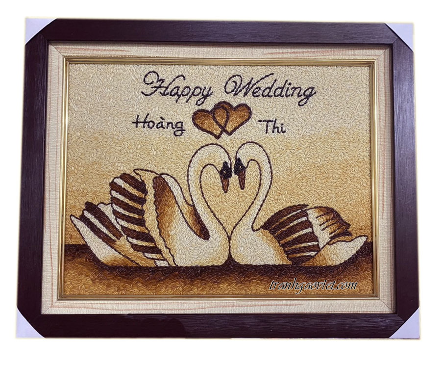Tranh gạo đặt mừng đ&aacute;m cưới