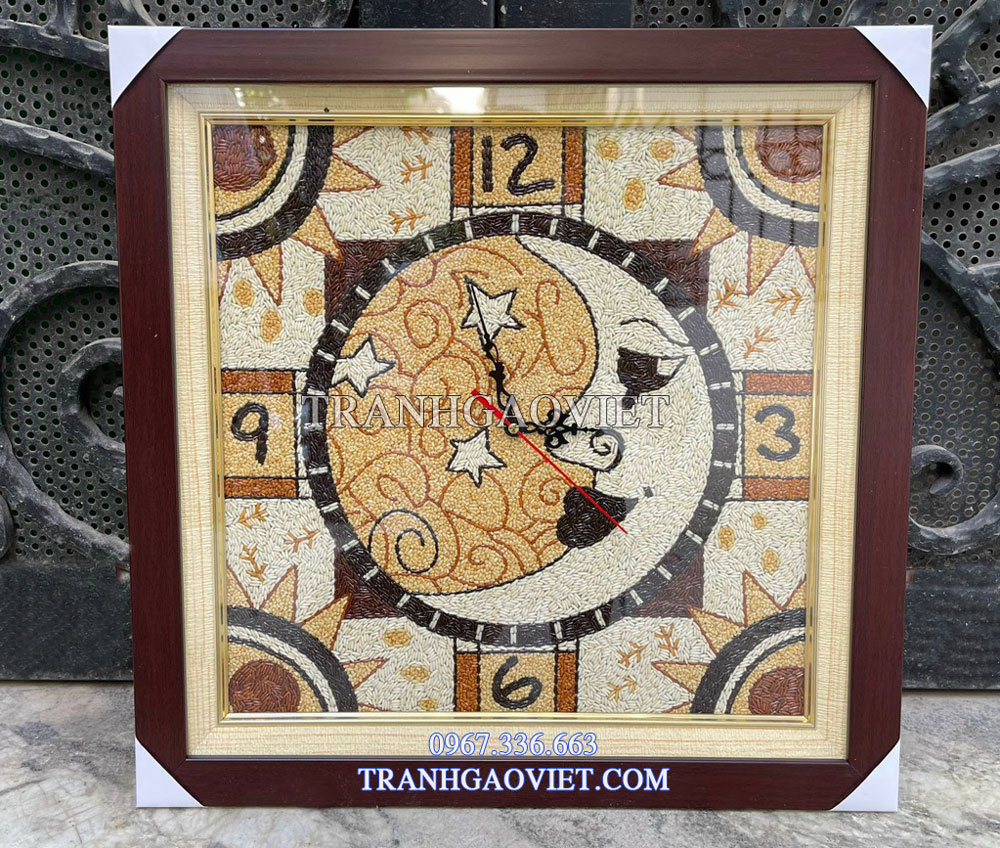 Tranh gạo lắp đồng hồ theo yêu cầu.