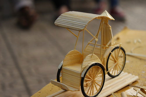 Xe x&iacute;ch l&ocirc; l&agrave;m từ tăm tre