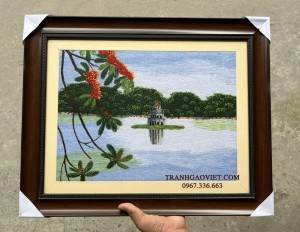 Tranh thêu tay tháp rùa hoa phượng đỏ