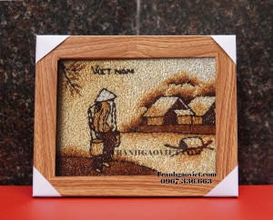 Tranh gạo để bàn ghánh nước