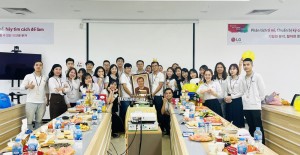 Tranh của LG Hải Phòng tặng sếp