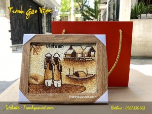 Tranh để bàn áo dài sông nước