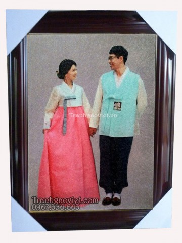 Tranh gạo màu tặng người Nhật