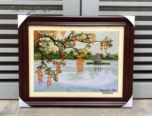 Tranh thêu tay hồ gươm