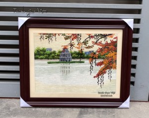 Tranh thêu tay hồ gươm