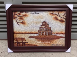 Tranh gạo Tháp Rùa