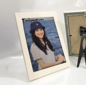 Tranh gạo chân dung để bàn